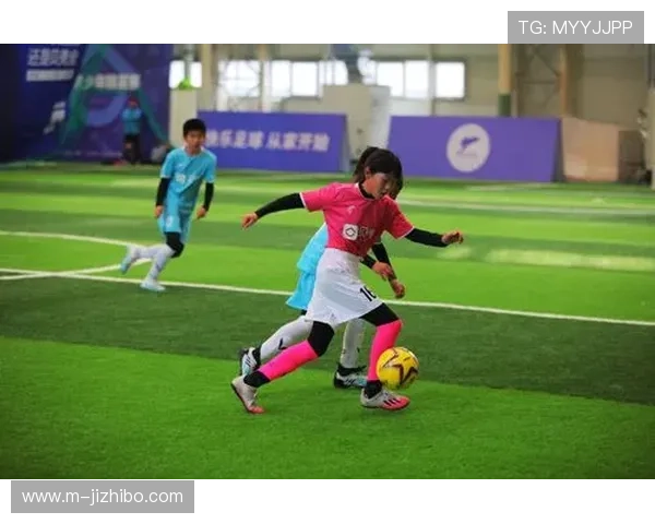 法布雷加斯助力青训教材编写 以实际行动推动青少年足球教育发展 法布雷加斯助力青训教材编写 以实际行动推动青少年足球教育发展